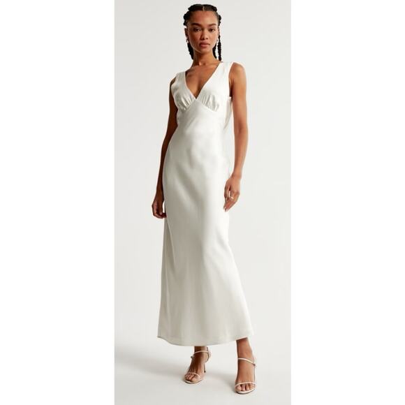 NEW Abercrombie & Fitch Maxi Dress Size Medium Petite White Plunge Cowl Back - Picture 1 of 16